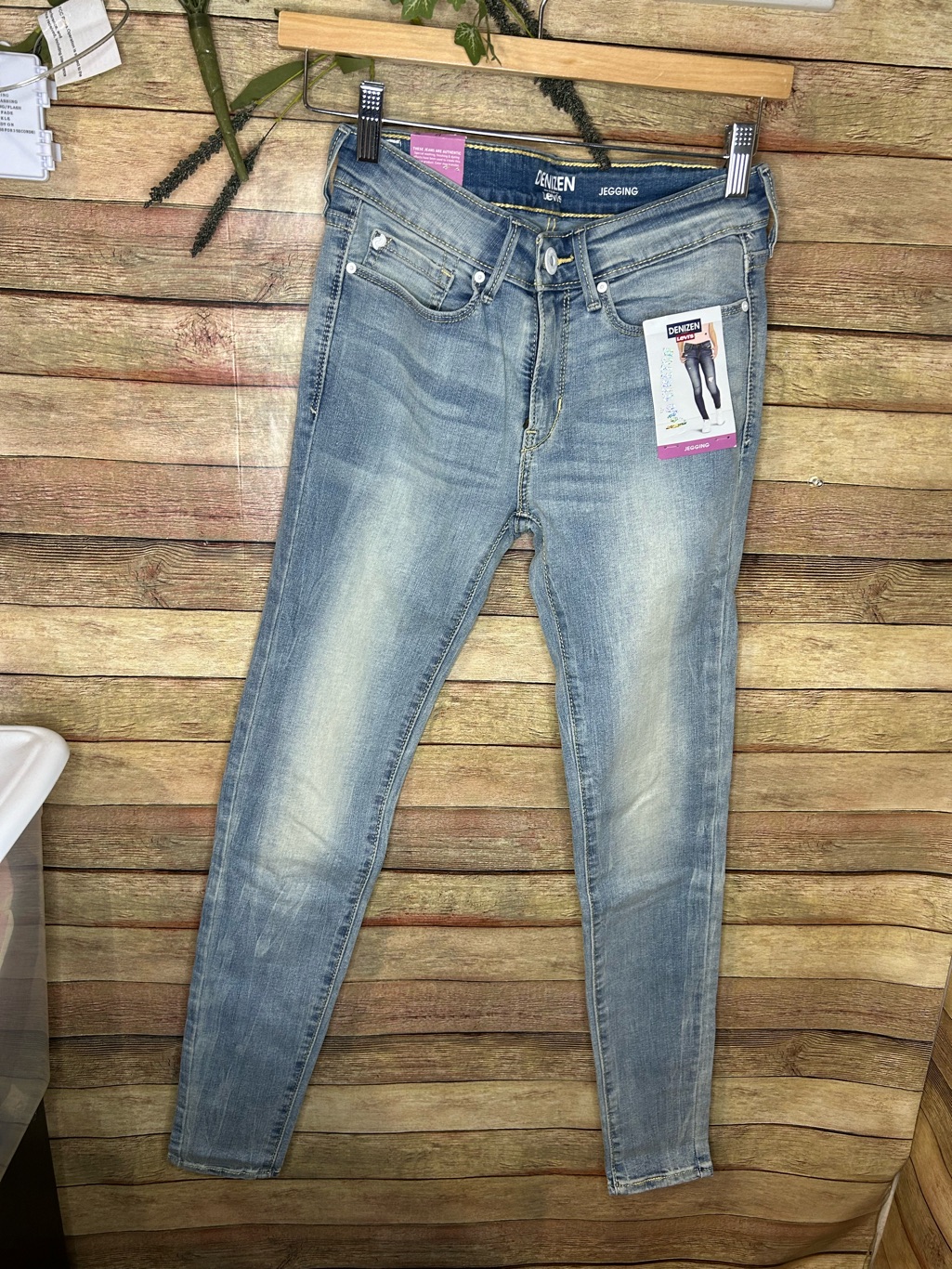 Nwt Denizen Levi’s High-Rise Skinny Jegging Jean Women’s Size 2/3